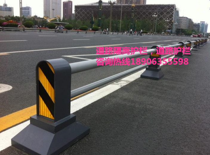 道路護(hù)欄，道路隔離柱，隔離墩